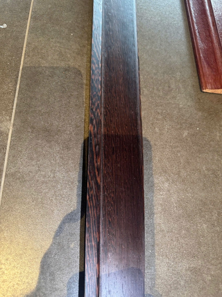 Len chân tường gỗ Chiu Liu