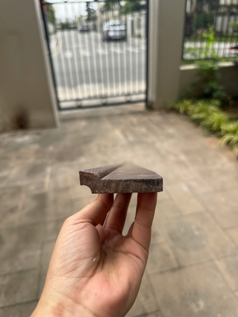 Len chân tường gỗ Chiu Liu