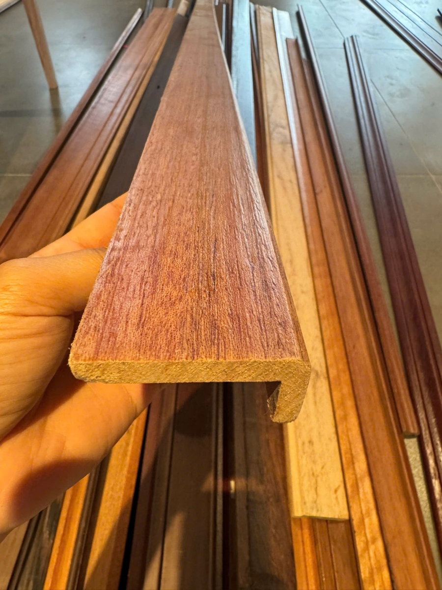 Len chân tường gỗ Teak