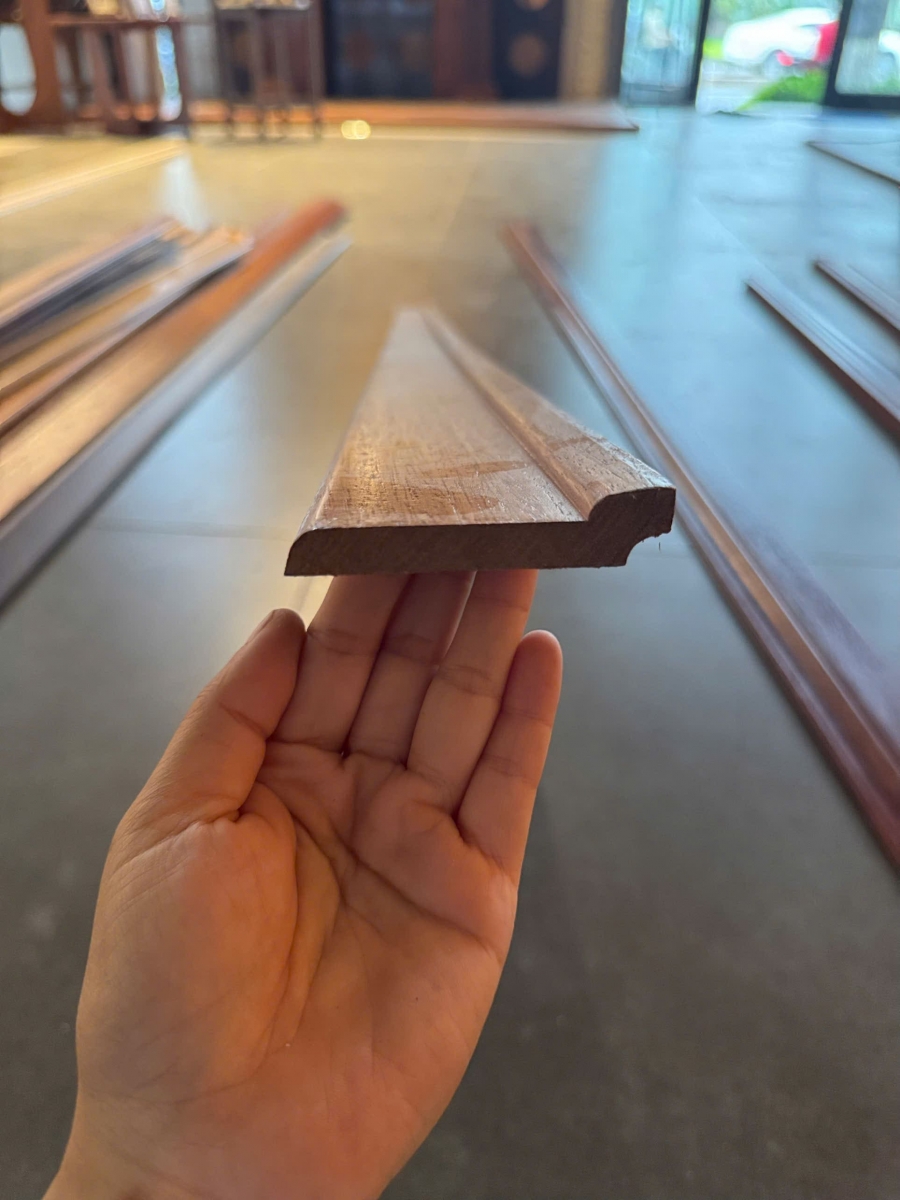 Len chân tường gỗ Gõ đỏ bản từ 5-8,5cm