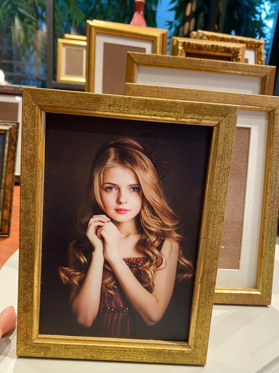 Khung Tranh nhập khẩu